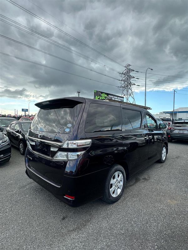 2012 Toyota Vellfire Carousel 4