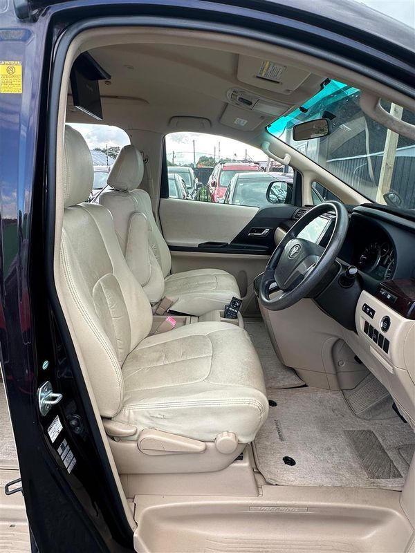 2012 Toyota Vellfire Carousel 6