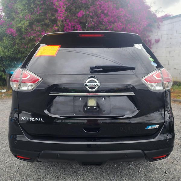 2015 Nissan X-Trail HYBRID Carousel 5
