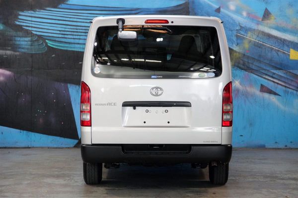 2020 Toyota Regius ACE Carousel 2