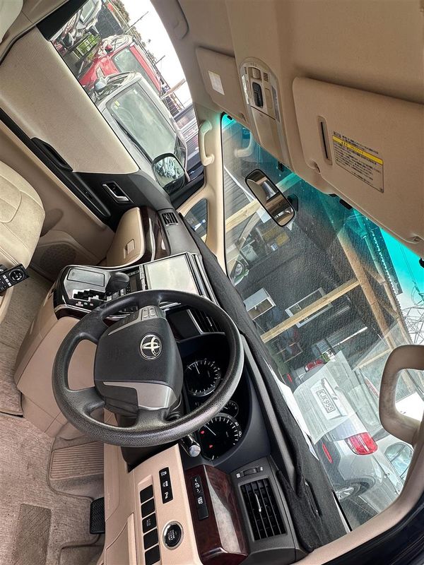 2012 Toyota Vellfire Carousel 7