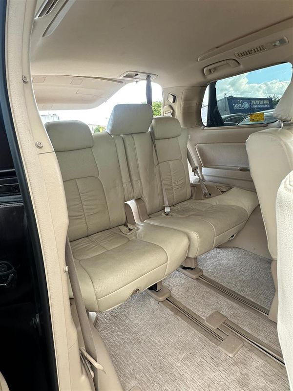 2012 Toyota Vellfire Carousel 1
