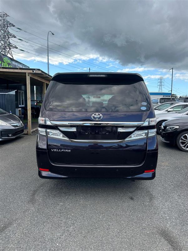 2012 Toyota Vellfire Carousel 3