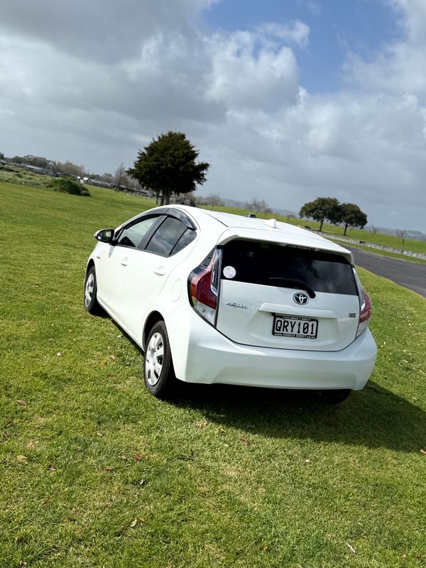 Toyota aqua hybrid 2015 push button start Carousel 2