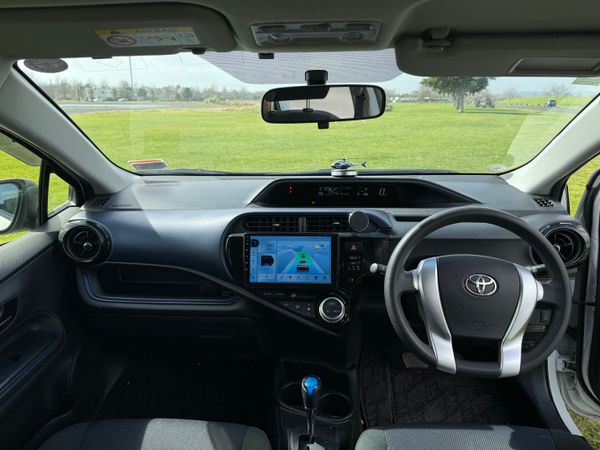 Toyota aqua hybrid 2015 push button start Carousel 4