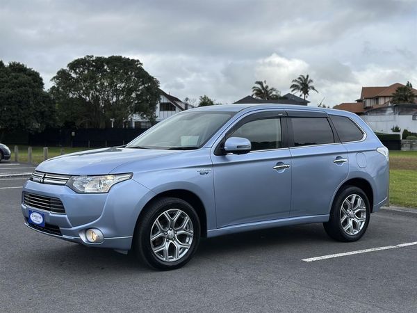 2013 Mitsubishi Outlander 2.0G 4WD PHEV Carousel 14