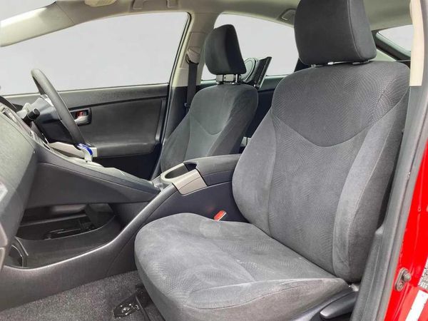 2014 Toyota Prius 1.8 Type S Facelift Carousel 4