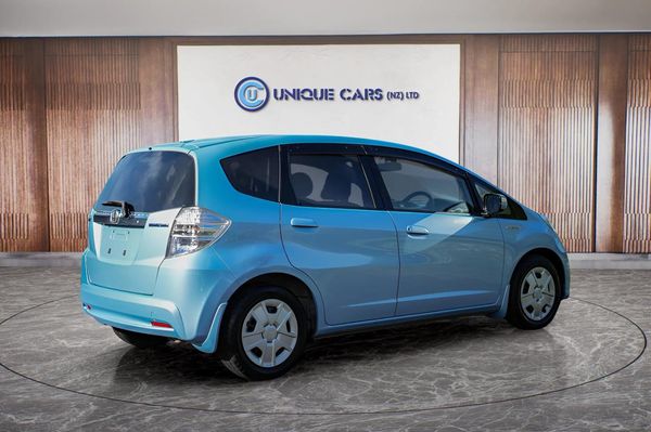 2012 Honda Fit Hybrid Smart Selection Carousel 17