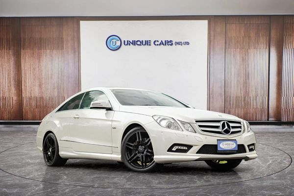 2010 Mercedes-Benz E250 CGI Blue Efficiency Carousel 1