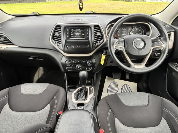 2016 Jeep Cherokee 2.4P Sport Carousel 2