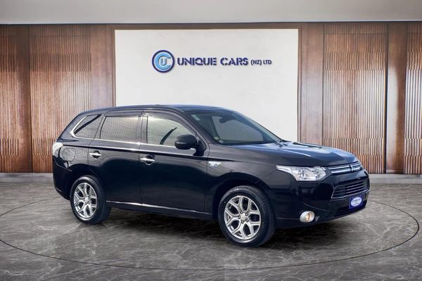 2013 Mitsubishi Outlander 2.0G 4WD PHEV Carousel 11