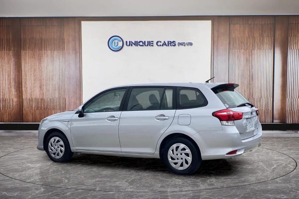 2017 Toyota Corolla Fielder 1.5G Hybrid Carousel 15