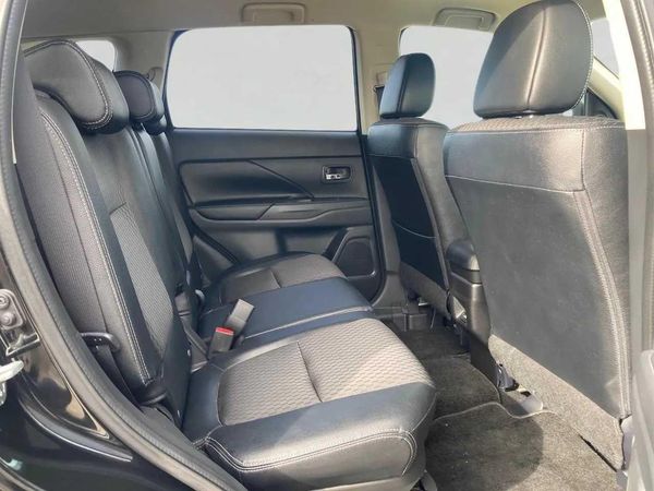 2013 Mitsubishi Outlander 2.0G 4WD PHEV Carousel 5