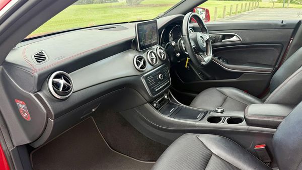 2015 Mercedes-Benz CLA250 Leather Exclusive AMG Package Carousel 3