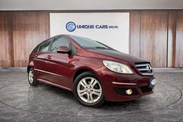 2011 Mercedes-Benz B180 Low Kilometers. Carousel 10