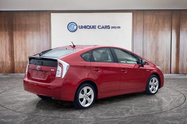 2014 Toyota Prius 1.8 Type S Facelift Carousel 17
