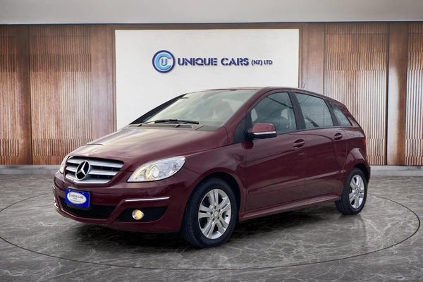2011 Mercedes-Benz B180 Low Kilometers. Carousel 13