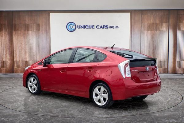 2014 Toyota Prius 1.8 Type S Facelift Carousel 15