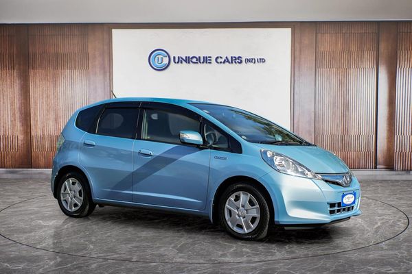 2012 Honda Fit Hybrid Smart Selection Carousel 11
