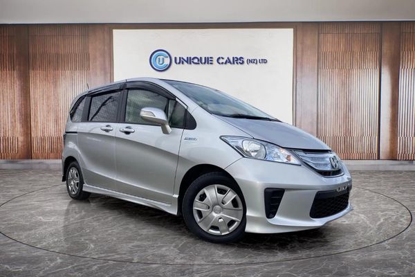2012 Honda Freed 1.5 Hybrid 7 Seater Carousel 10