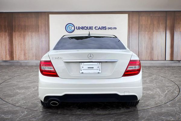 2012 Mercedes-Benz C250 Blue Efficiency Carousel 16
