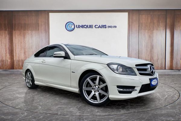 2012 Mercedes-Benz C250 Blue Efficiency Carousel 10