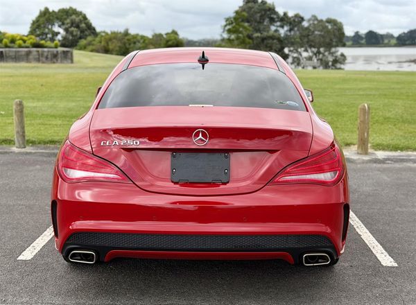 2015 Mercedes-Benz CLA250 Leather Exclusive AMG Package Carousel 16