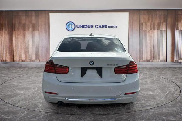 2013 BMW 320D Luxury Package Carousel 16
