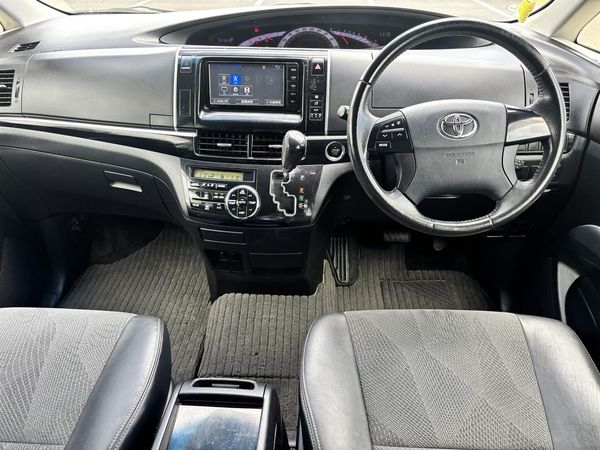 2015 Toyota Estima 2.4 Aeras Facelift Carousel 1