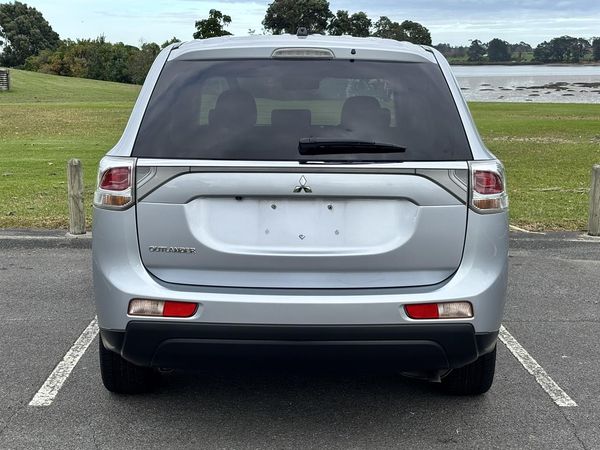 2013 Mitsubishi Outlander 2.4G 4WD 7 Seater Carousel 16