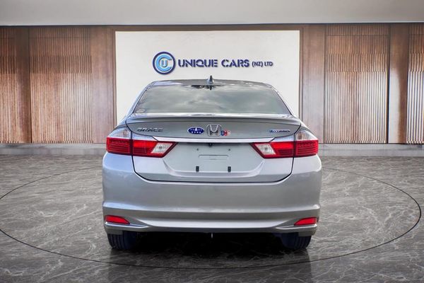 2015 Honda Grace 1.5EX Hybrid Carousel 16