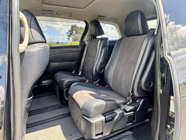 2015 Toyota Estima 2.4 Aeras Facelift Carousel 4