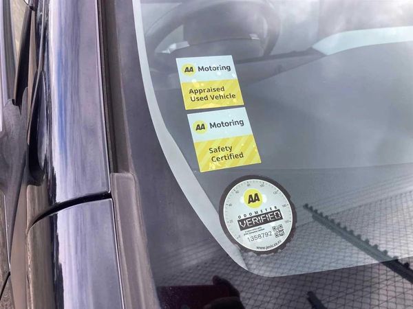 2012 Toyota Aqua Type S with Push Start Carousel 9