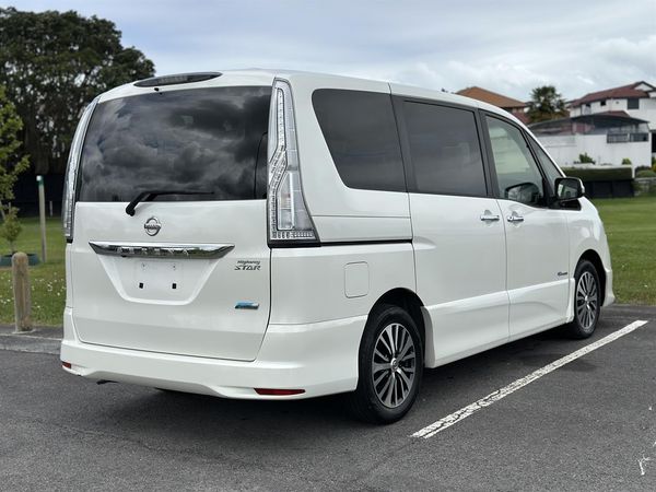 2015 Nissan Serena Highway Star Smart Hybrid Carousel 17