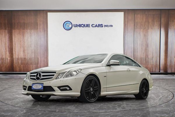 2010 Mercedes-Benz E250 CGI Blue Efficiency Carousel 13