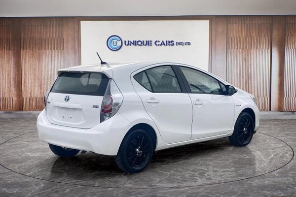 2014 Toyota Aqua 1.5 Type L Hybrid Carousel 17