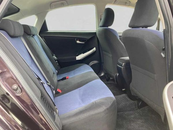 2014 Toyota Prius 1.8 Type S Facelift Carousel 6