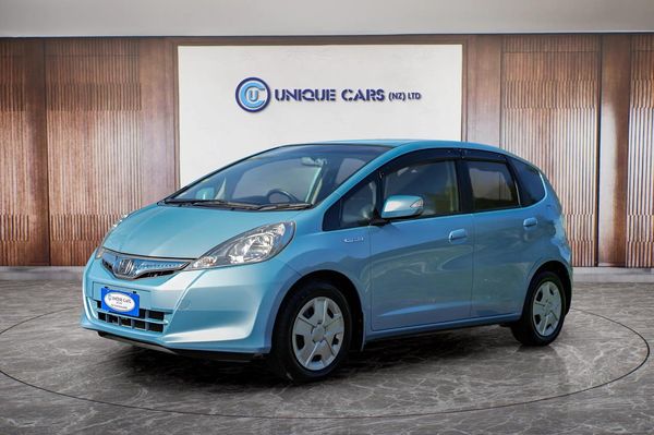 2012 Honda Fit Hybrid Smart Selection Carousel 13