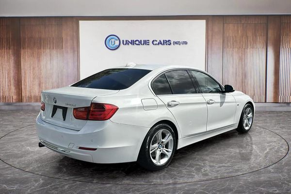 2013 BMW 320D Luxury Package Carousel 17