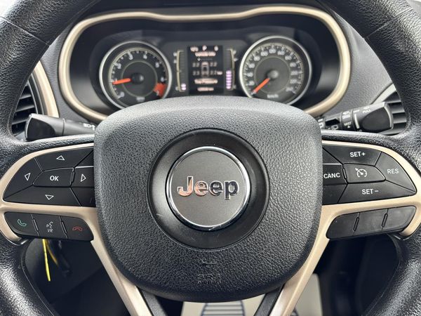 2016 Jeep Cherokee 2.4P Sport Carousel 8