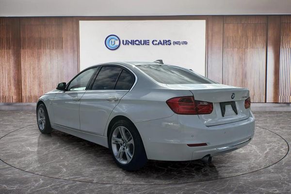 2013 BMW 320D Luxury Package Carousel 15