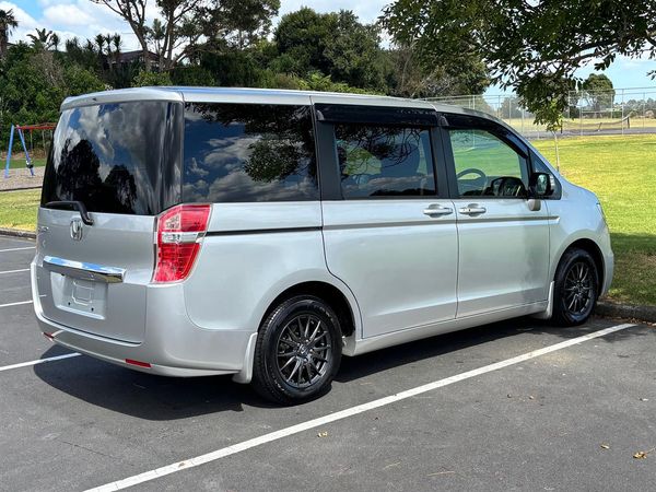 2014 Honda Stepwagon 2.0 G Comfort Selection Carousel 17