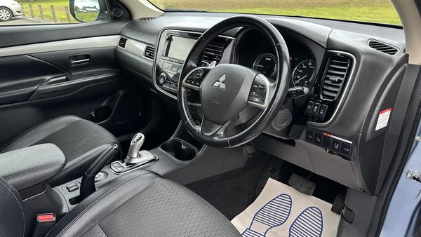 2013 Mitsubishi Outlander 2.0G 4WD PHEV Carousel 2