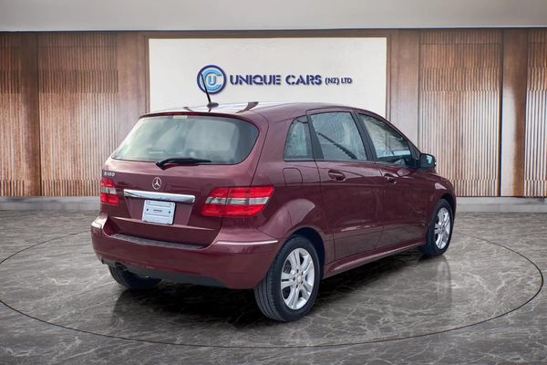 2011 Mercedes-Benz B180 Low Kilometers. Carousel 17