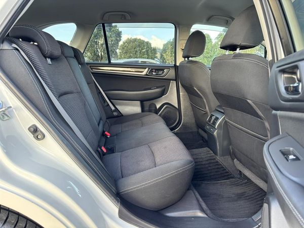 2015 Subaru Outback 2.5 Limited Smart ED Carousel 3