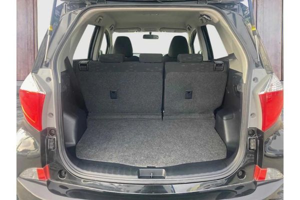 2012 Toyota Ractis 1.3G Smart Stop Carousel 7