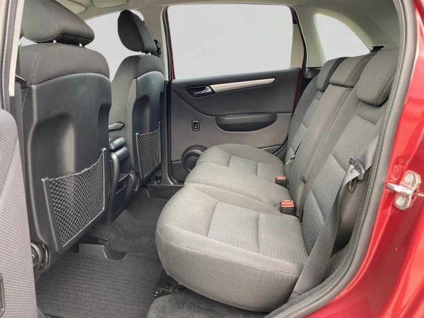 2011 Mercedes-Benz B180 Low Kilometers. Carousel 6