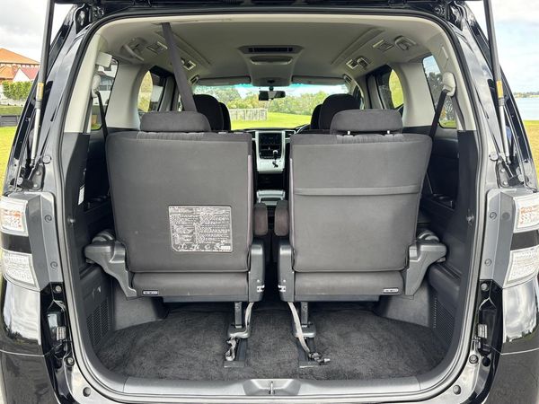 2012 Toyota Vellfire 24Z 7 Seater Carousel 6