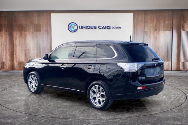 2013 Mitsubishi Outlander 2.0G 4WD PHEV Carousel 15