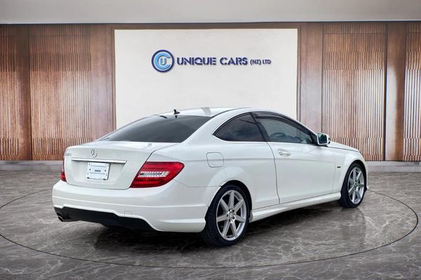 2012 Mercedes-Benz C250 Blue Efficiency Carousel 17